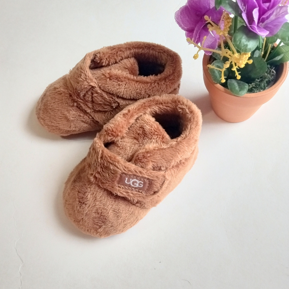 UGG Bixbee Baby Chestnut Brown Booties - Picture 1 of 6